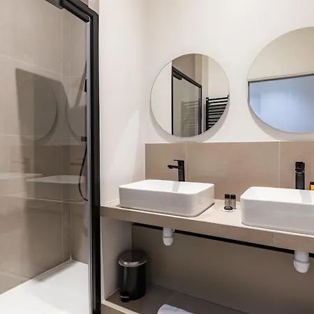 Apartment Elegant And Spacious 4-bedroom In 16th *
