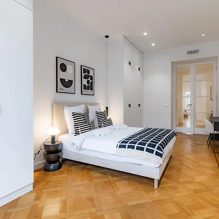 Apartment Elegant And Spacious 4-bedroom In 16th *
