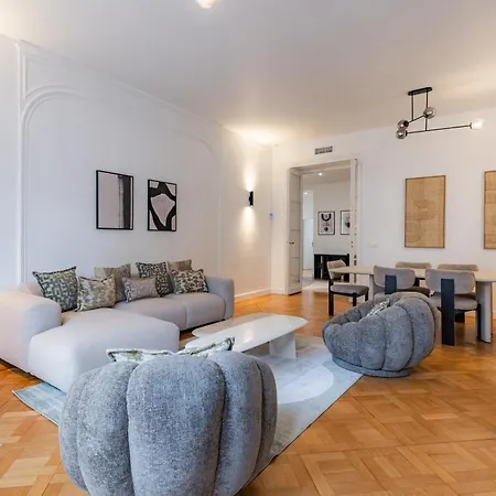 Elegant And Spacious 4-bedroom In 16th Apartment *