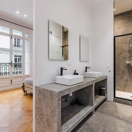 Elegant And Spacious 4-bedroom In 16th Apartment *